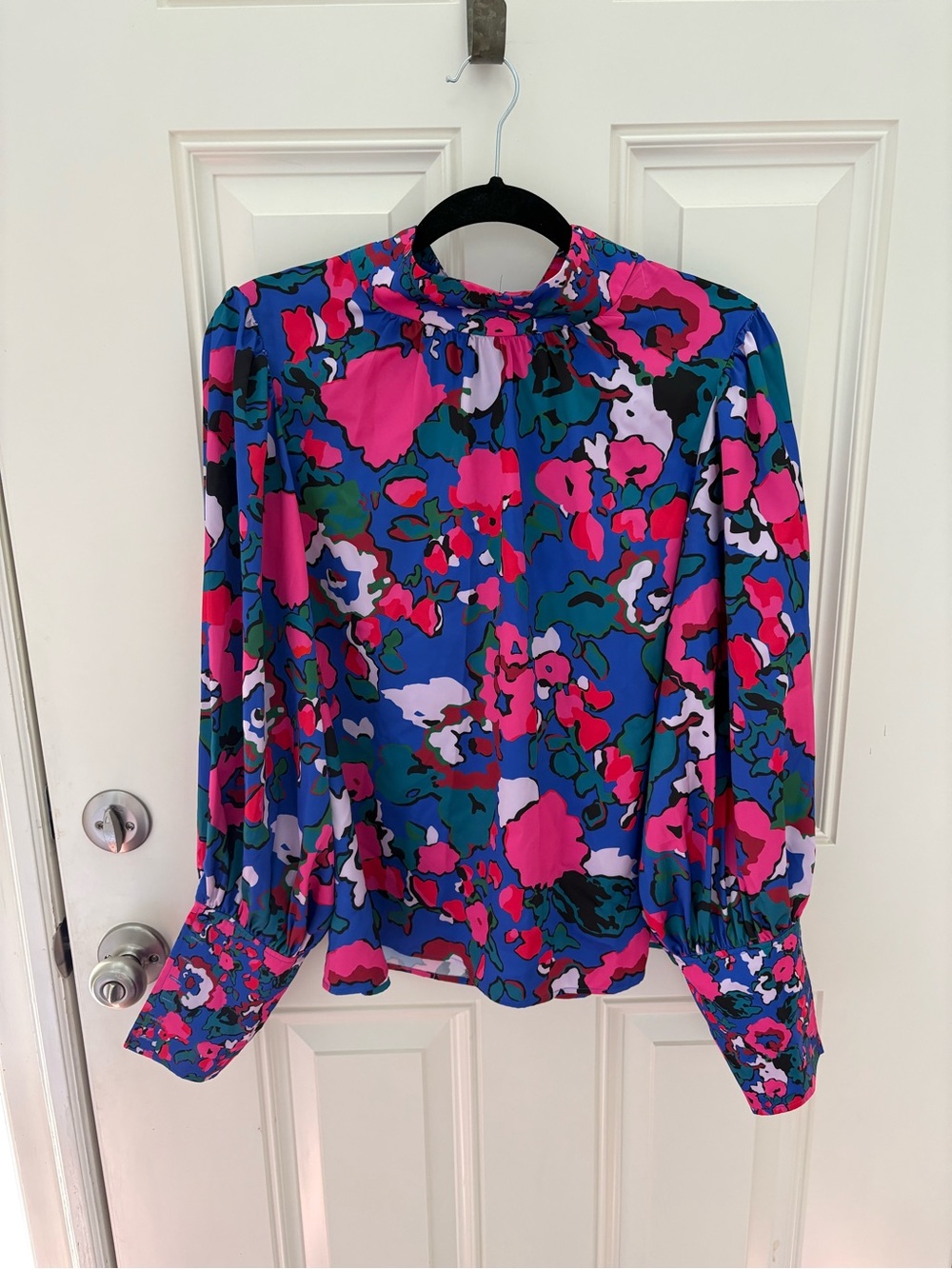 CROSBY by Mollie Burch Floral Print Neck Tie Blouse Size Large